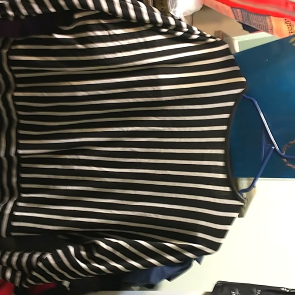 Scrunched side stripe shirt